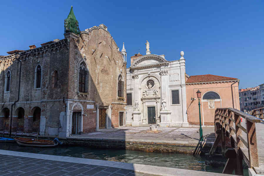 Italia - Venecia 237 - antigua escuela de la Misericordia.jpg